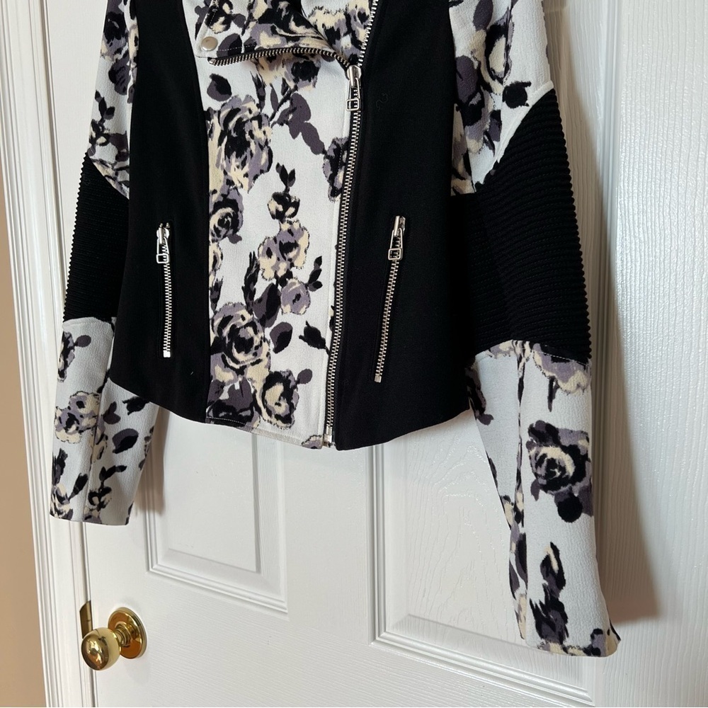 Aritzia Wilfred Black White Floral Montesson Moto Crepe Jacket - Sz 6 - Picture 6 of 16